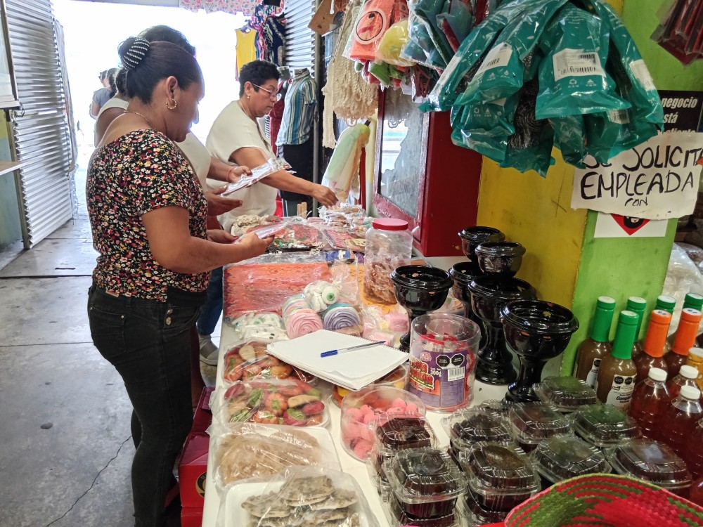 Listos comerciantes de dulces tradicionales