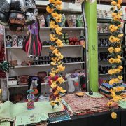 Locatarios confían más en los muertos para la reactivación económica