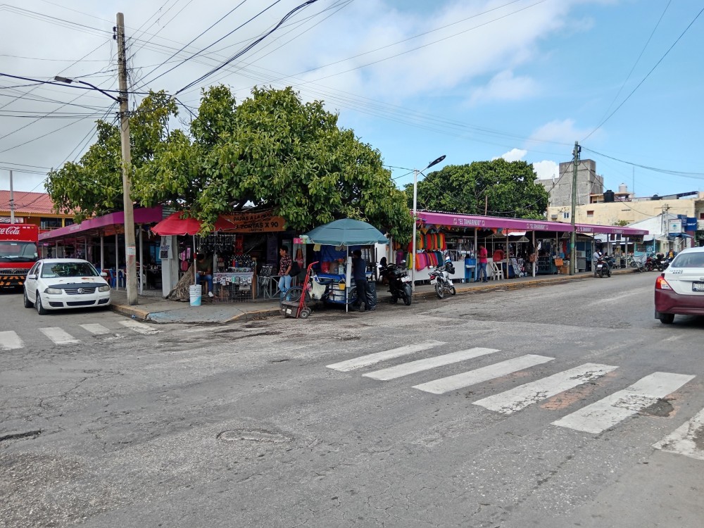 Locatarios carecen de facultad para realizar traspaso de locales