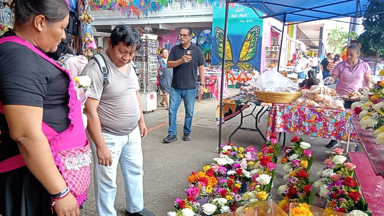 Se eleva costo de flores de cempasúchil