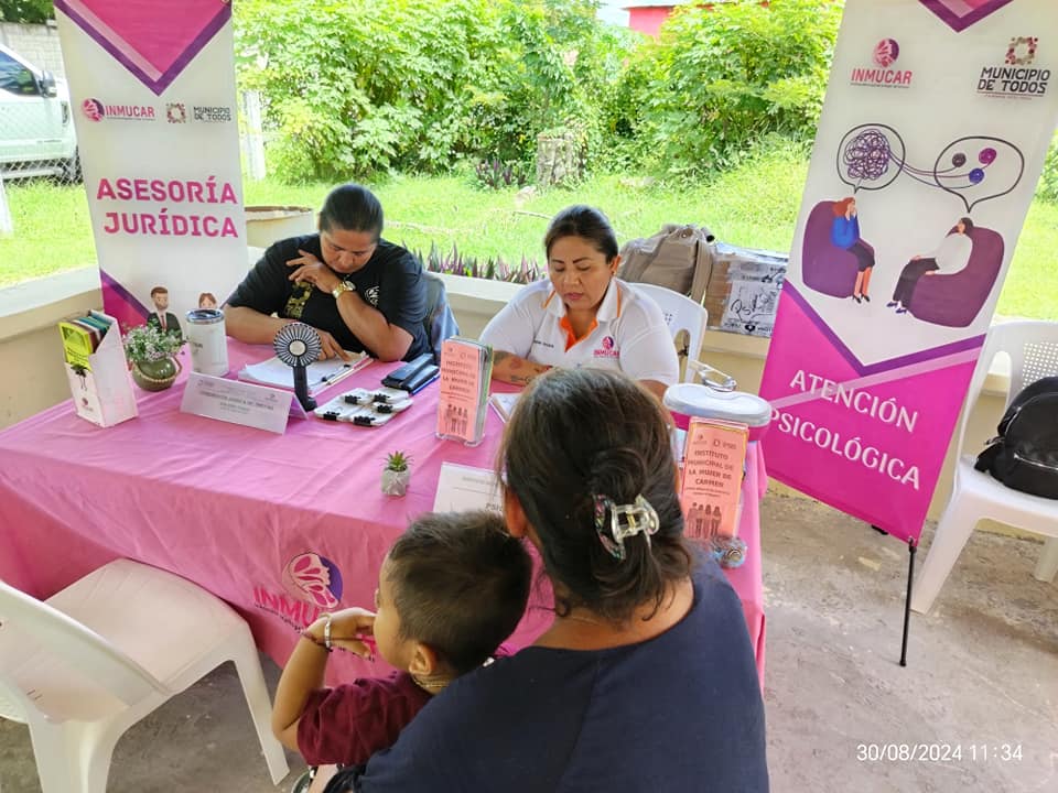Feria Rosa para concientizar a la mujer contra el cáncer de mama