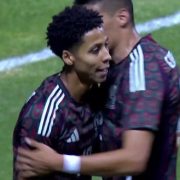 La Selección Mexicana volvió a hacer un papelón y no pudo vencer al Valencia en el Estadio Cuauhtémoc de Puebla.