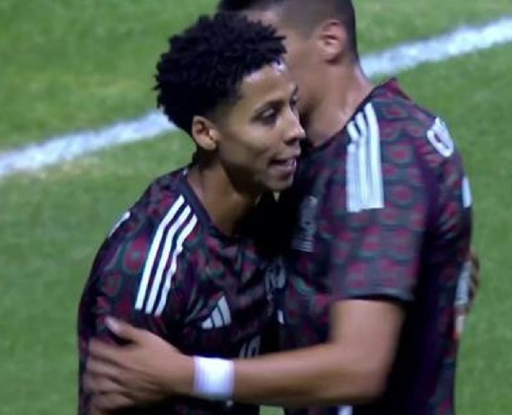 La Selección Mexicana volvió a hacer un papelón y no pudo vencer al Valencia en el Estadio Cuauhtémoc de Puebla.