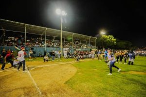 En el evento de inauguración, el parque “Manuel Loría Rivero” de la colonia Nueva Pacabtún fue sede de esta fiesta deportiva. Cecilia Patrón apoya el deporte y presentó la Liga Meridana en un discurso inspirador que resaltó la importancia de brindar a la niñez y juventud espacios deportivos que fomenten valores.