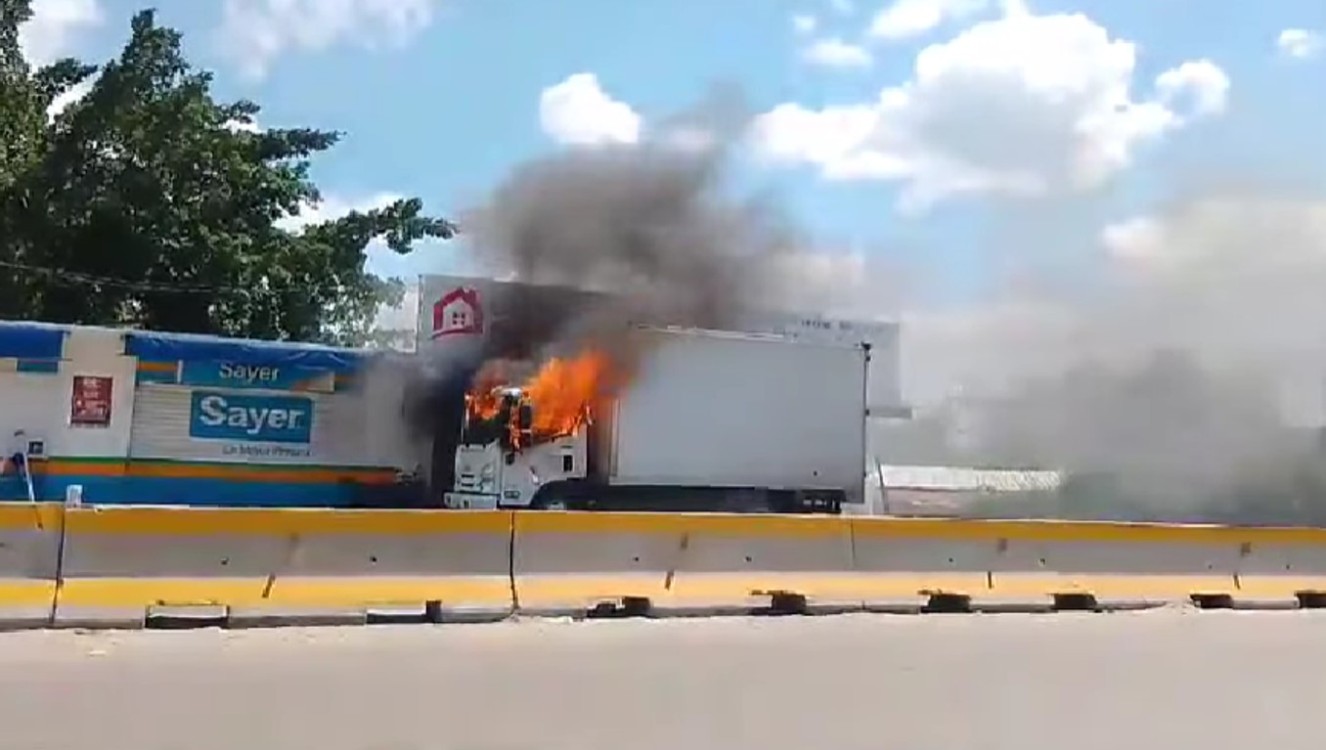Quemas de comercios y vehículos en Villahermosa
