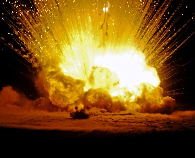 Bomba explota en aeropuerto japonés: Vídeo