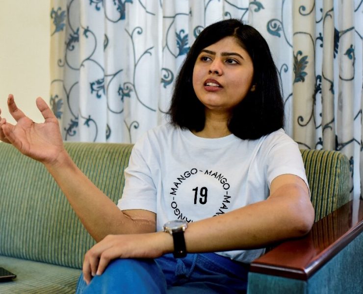 La Chica que Tiene las Manos de un Hombre