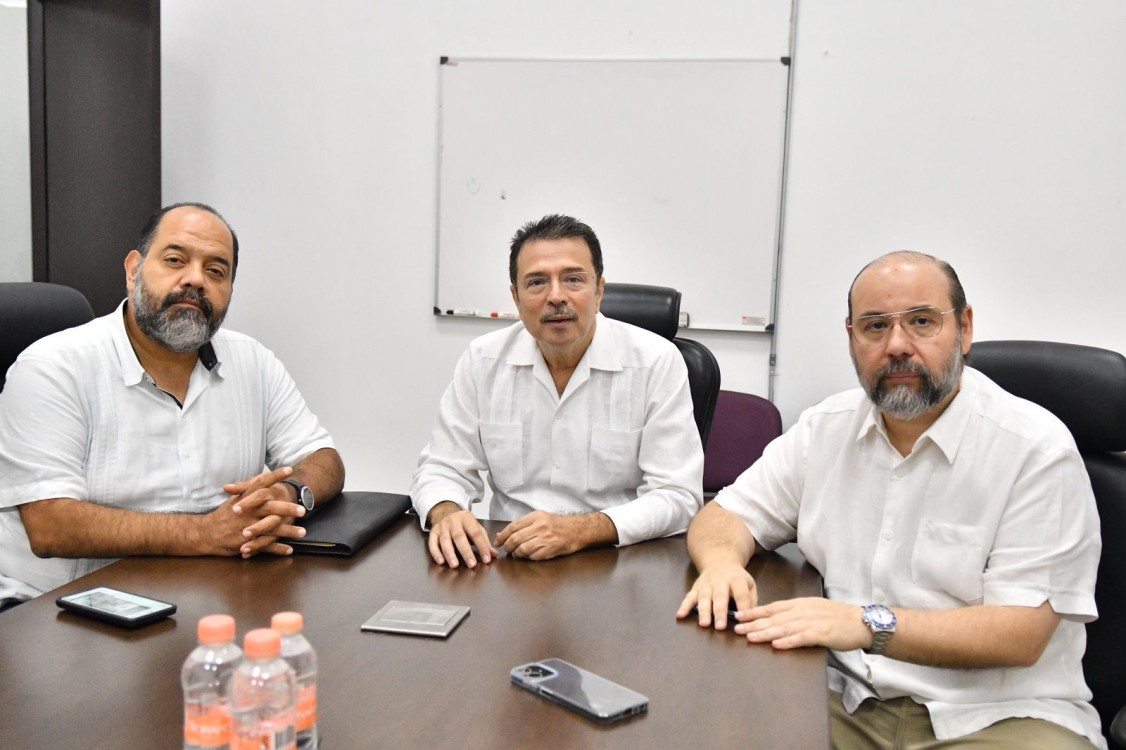 Secretarios del gabinete de Javier May