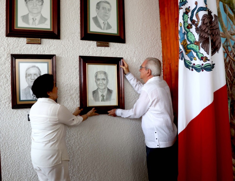 Develan retrato de Enrique Priego Oropeza en el Poder Judicial de Tabasco