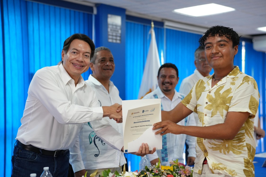 Regreso a clases en Acapulco tras el huracán John: Mario Delgado agradece labor de brigadistas y anuncia expansión educativa