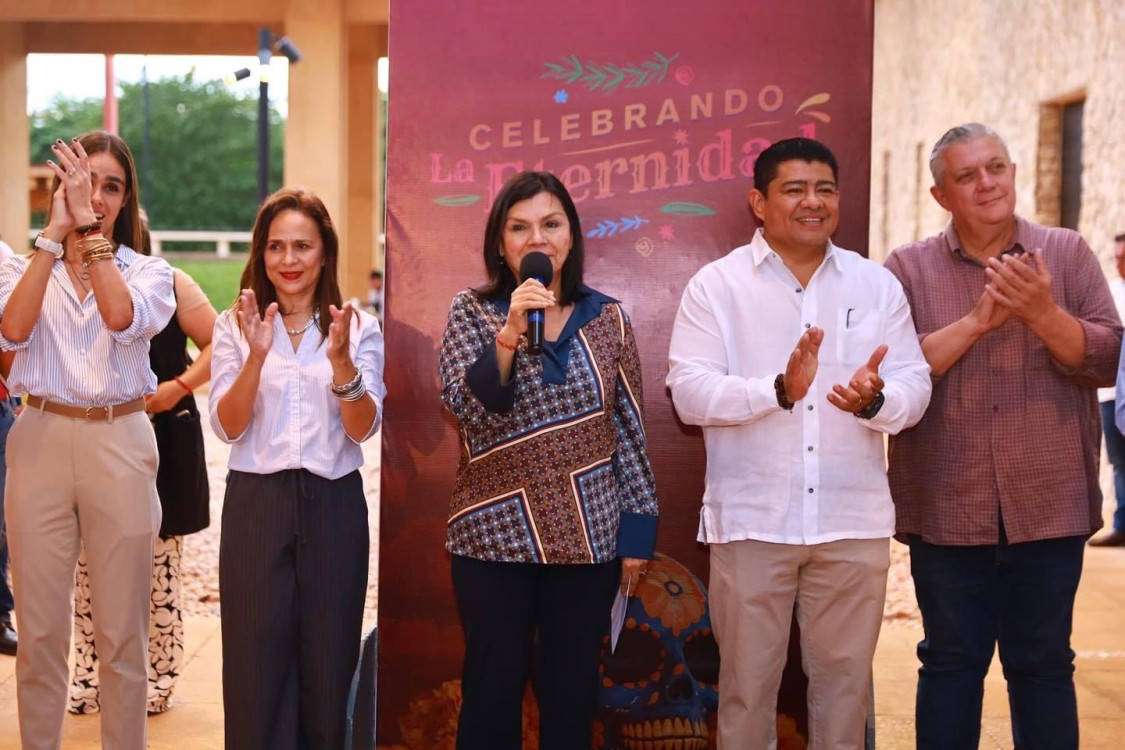 Yolanda Osuna inauguró “Celebrando la Eternidad”