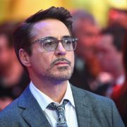 Robert Downey Jr amenaza con demandar a Hollywood
