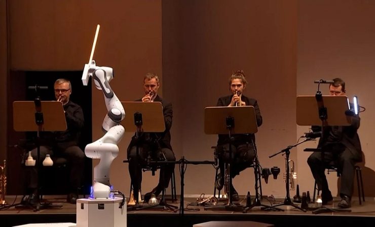 Un Robot Dirige Orquesta Sinfónica en Alemania: Vídeo