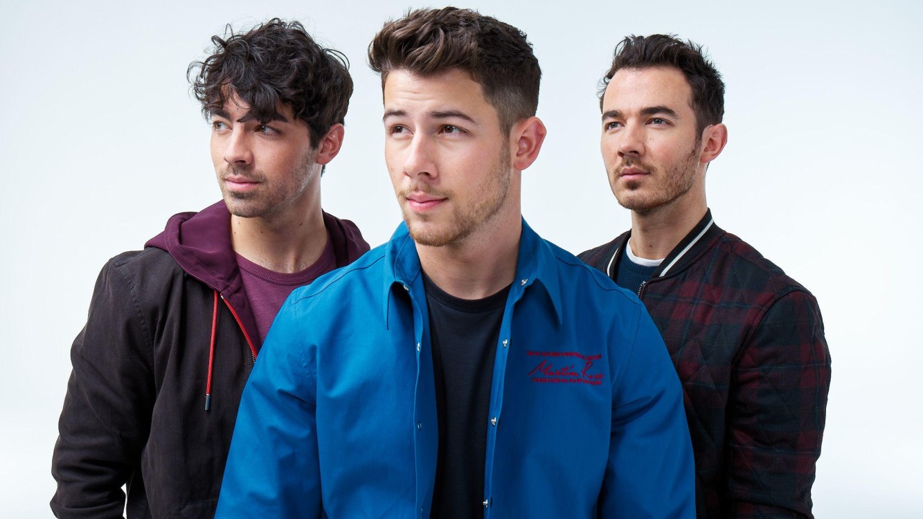 Jonas Brothers y One Direction: Un Vínculo Musical
