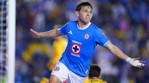 El mediocampista de Cruz Azul, canterano de Chivas, Alexis Gutiérrez, es otra novedad del ``vasco´´, ante Honduras.