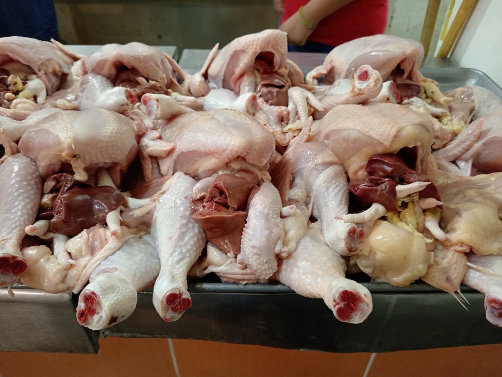 Comerciantes de pollos mantendrán el precio de este alimento en diciembre