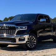 Marcas de Coches Líderes en Tecnología 2025: Ram, Peugeot y MG