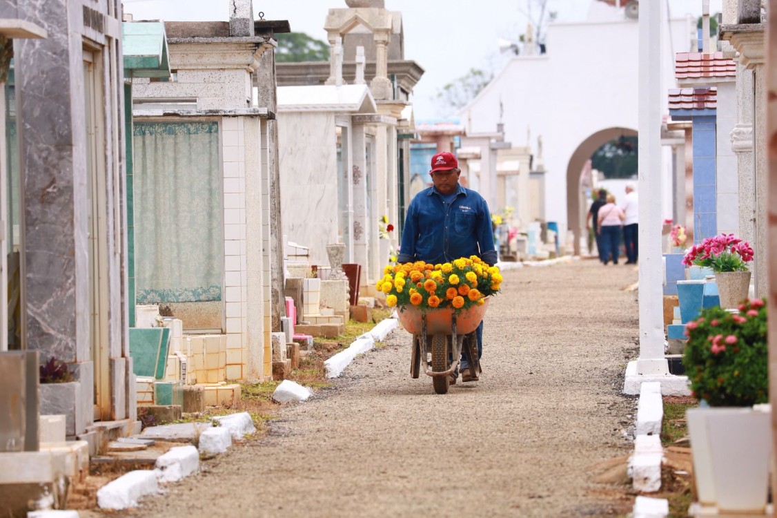 Operativo de Seguridad en los Panteones