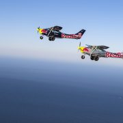 Dos Pilotos Intentan Cambiarse de Avión en Pleno Vuelo