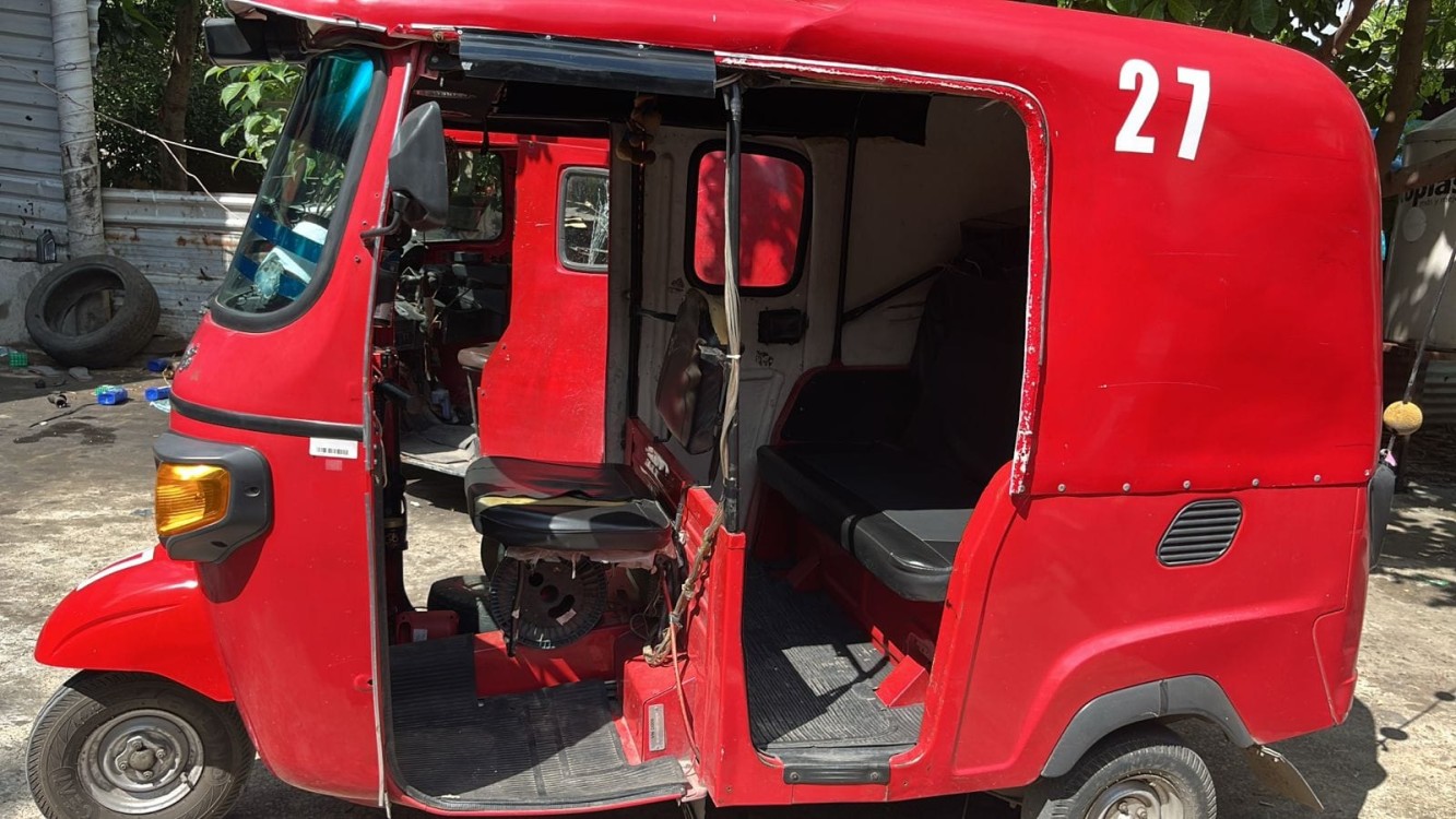 Reconstrucción de carretera afecta a pochimoviles de Atasta