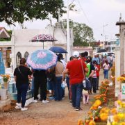 Récord en panteones de Centro