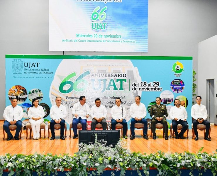 UJAT celebra 66 años Javier May entrega reconocimientos a personal destacado