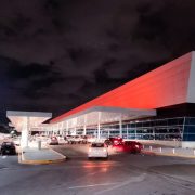 ¡Aeropuerto naranja! Un llamado global contra la violencia hacia mujeres y niñas