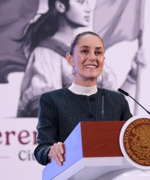 Claudia Sheinbaum mantiene sólida aprobación tras un mes de mandato, pero enfrenta desafíos regionales