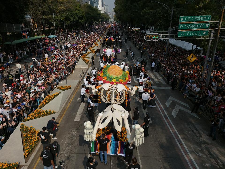 Multitudinario Desfile de Día de Muertos reafirma a la Ciudad de México como epicentro de tradición y cultura