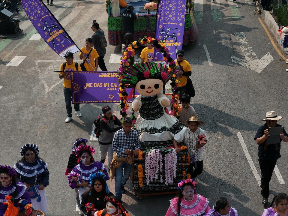 Multitudinario Desfile de Día de Muertos reafirma a la Ciudad de México como epicentro de tradición y cultura