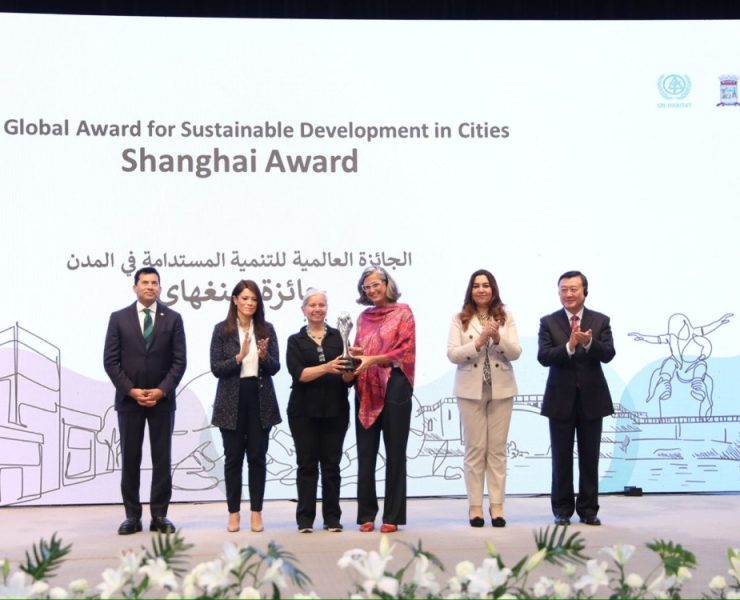 Clara Brugada recibe el Premio Global de Shanghái por su liderazgo en sostenibilidad urbana