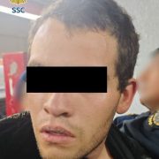 Caos en estación Tacubaya: hombre agrede a pasajeros y detiene la marcha del Metro