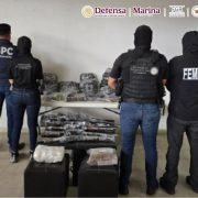 Aseguran armas, droga y municiones en operativos simultáneos en Chiapas
