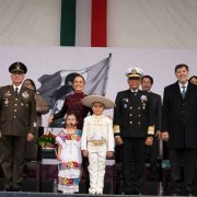 Sheinbaum destaca el papel de los mexicanos en el mundo y el legado revolucionario en un evento lleno de simbolismo