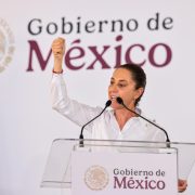 Sheinbaum impulsa campaña nacional para erradicar la violencia contra las mujeres y refuerza el bienestar social