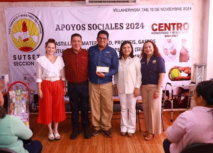 Yolanda Osuna Huerta entrega apoyos sociales a trabajadores sindicalizados