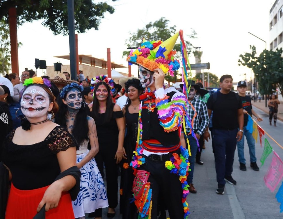 desfile de Catrinas y Catrines “Gallo de las Ánimas”