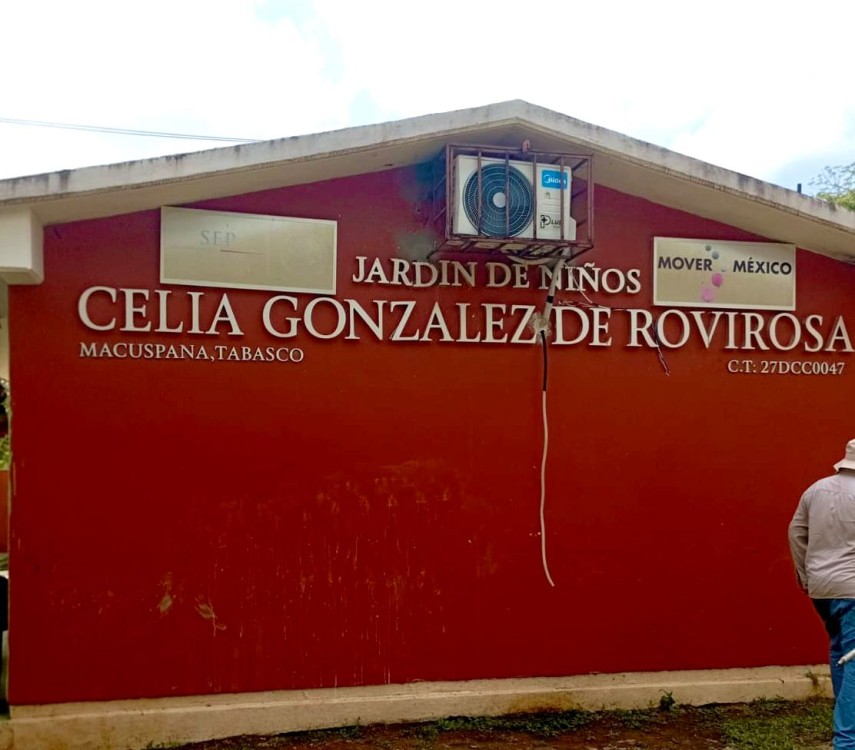 Apoyo Gubernamental para Regularizar Planteles de Educación Básica