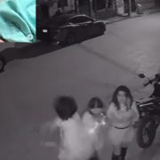 ¡Brutal golpiza a mujer en fiesta de Halloween! Todos los detalles aquí
