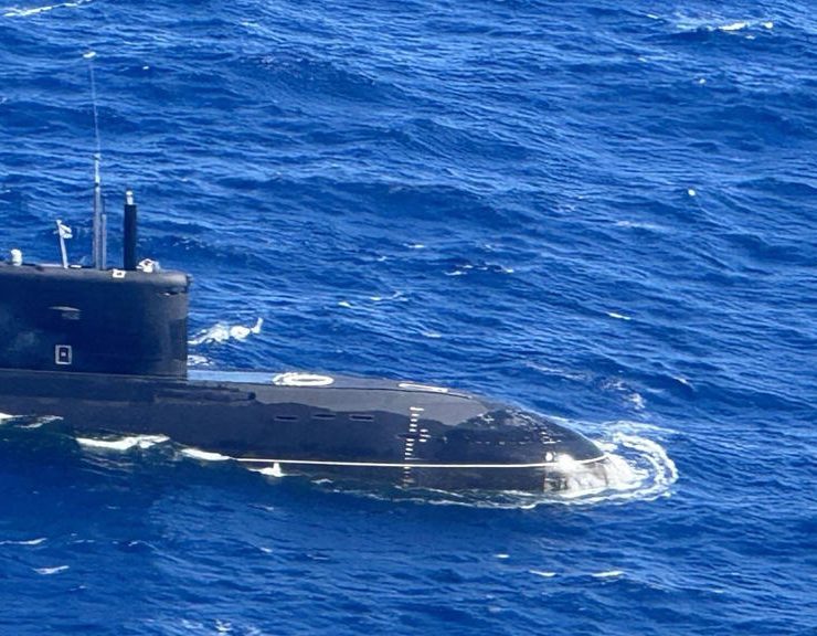 ¡Submarino ruso en aguas de Japón! Japón en alerta máxima