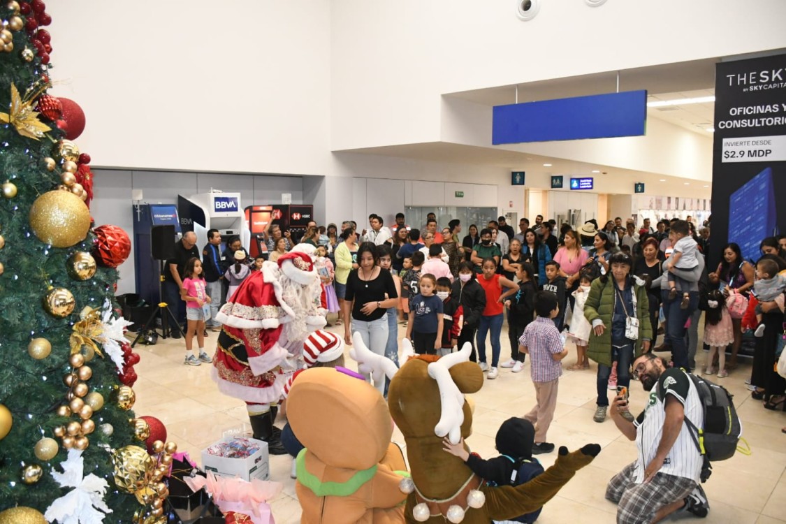 Aeropuerto de Mérida inicia festividades navideñas