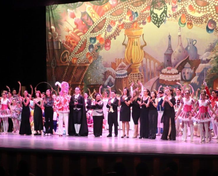 Alumnos del CEBA deslumbran con 'El Cascanueces' en el Teatro Armando Manzanero