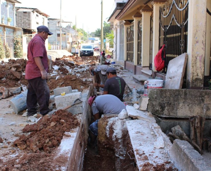 CEAS acelera construcción de red de agua potable en Villa Benito Juárez