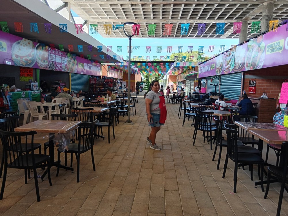 Mercado del Chechén con 65 locales desocupados