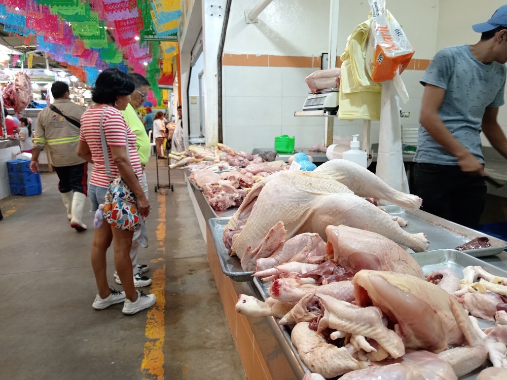 Cae venta de pavos en el mercado de Ciudad del Carmen