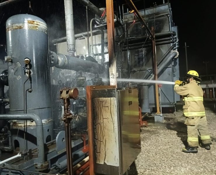 Incendio en turbo compresor de gas en Huimanguillo alarma a pobladores