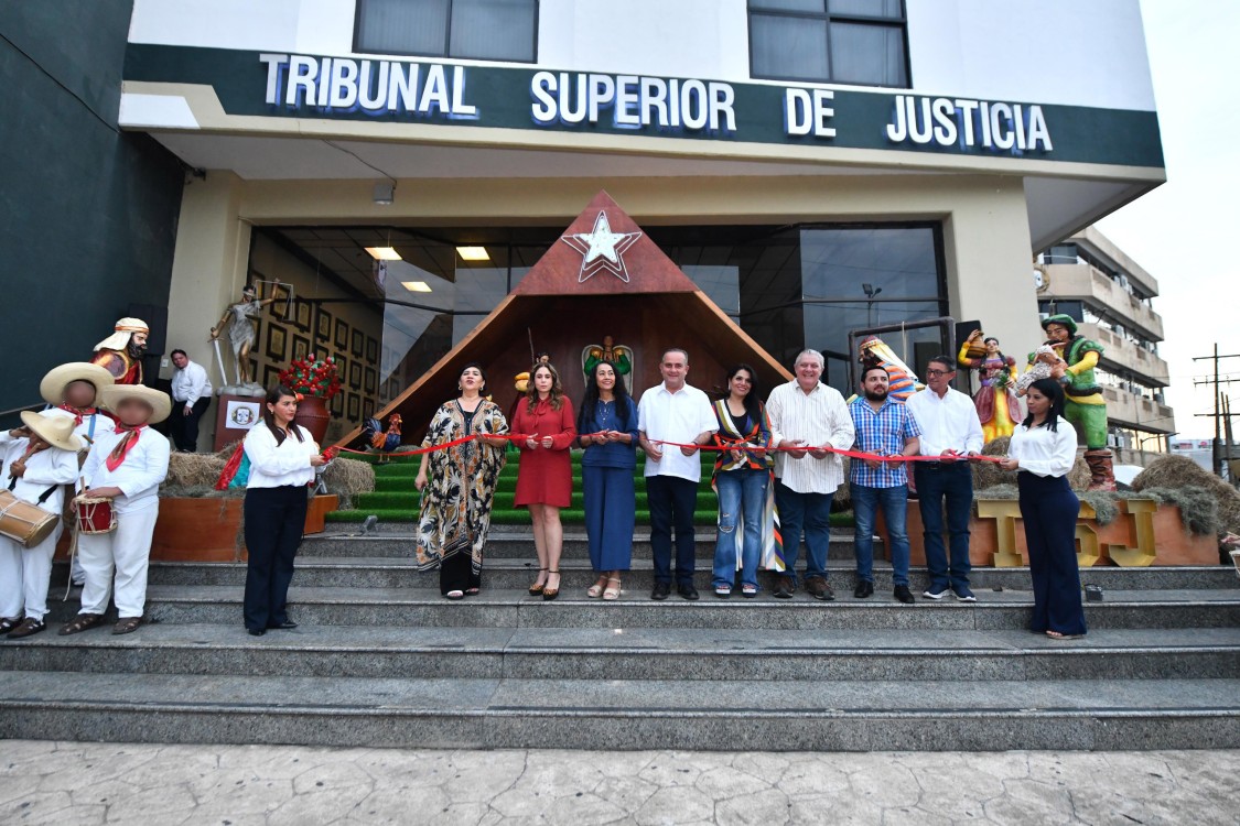 La magia de la Navidad llegó al Poder Judicial con el nacimiento monumental
