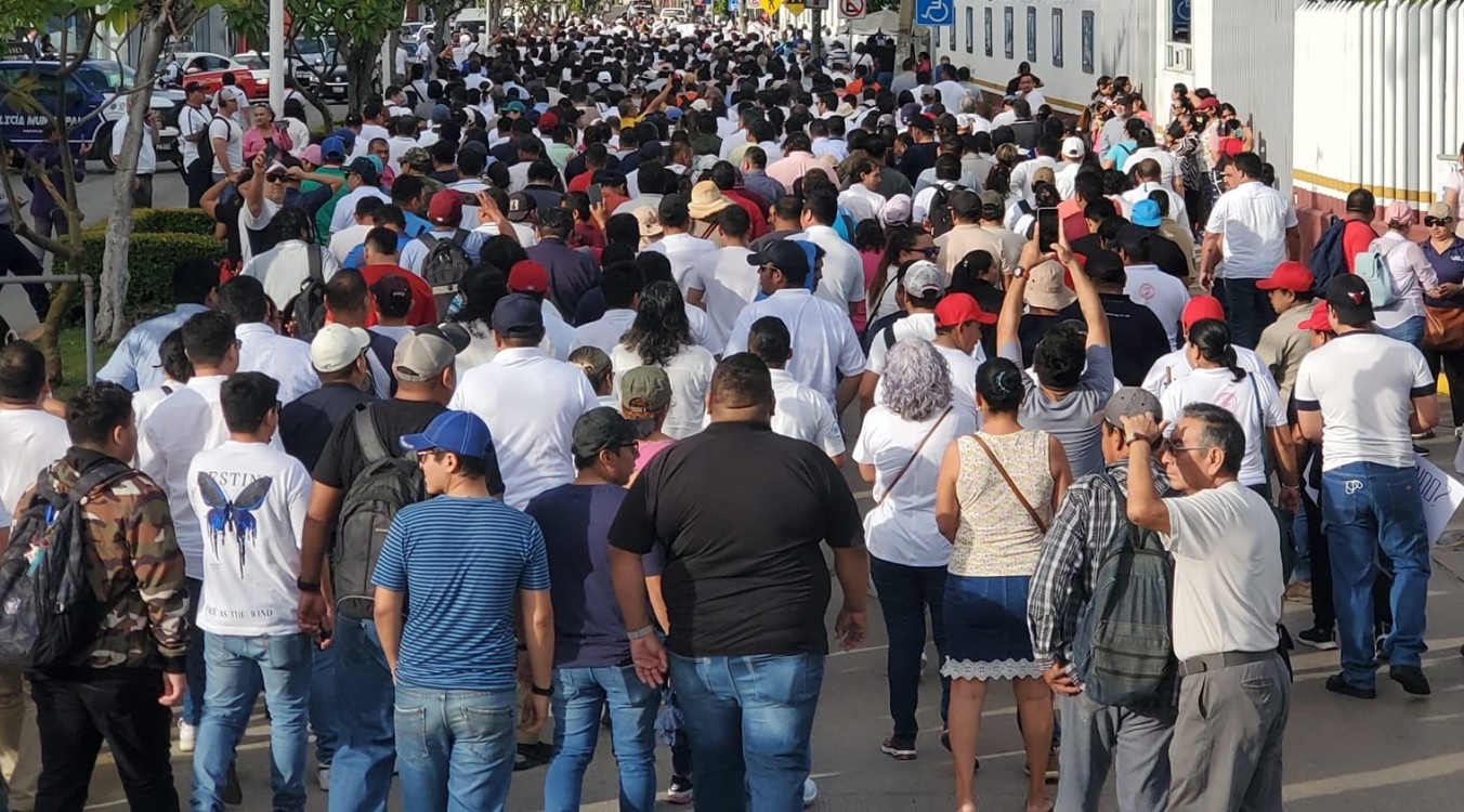 Marchan empresarios carmelitas contra Pemex