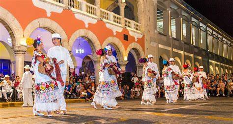 Disfruta la gastronomía local y actividades culturales