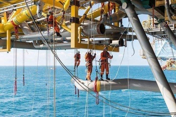 Pemex aún no paga a empresas carmelitas